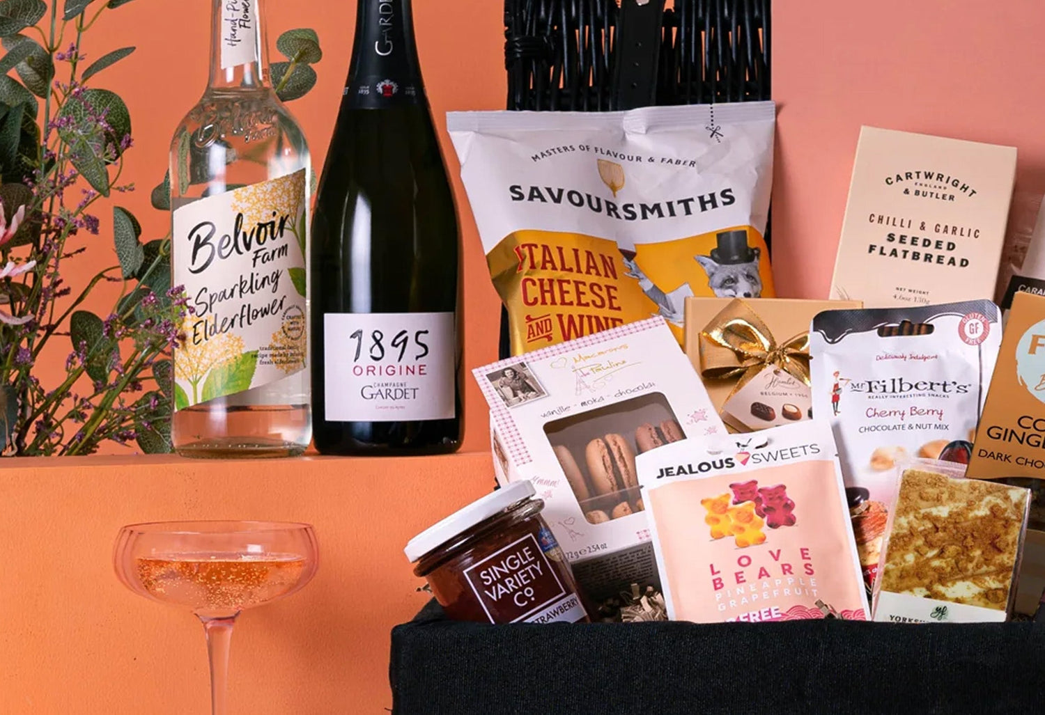 Top 5 Gift Hampers for Foodies and Wine Lovers