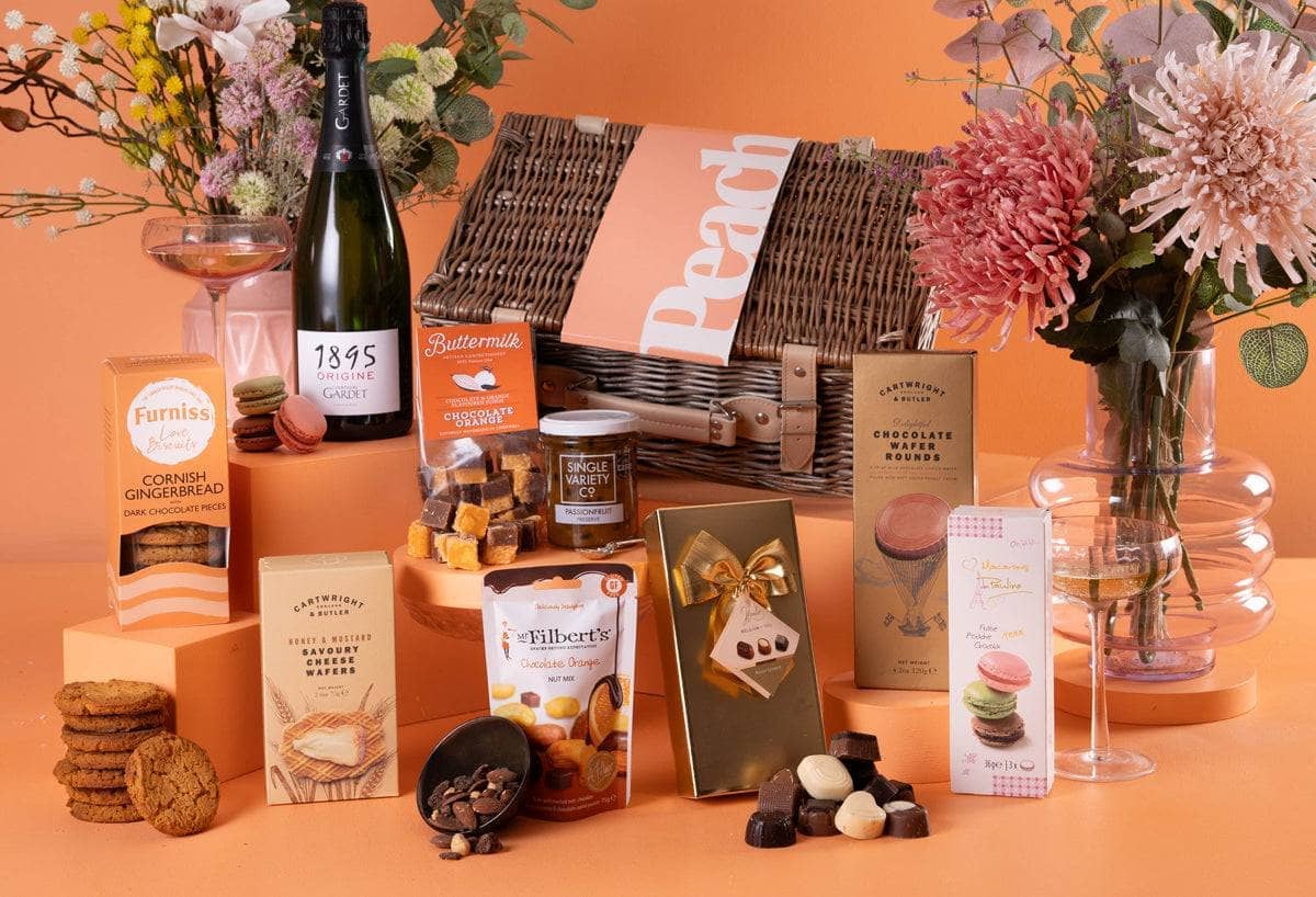Peach Hampers Corporate Hampers Award-Winning Champagne The Luxury Personalised Valentine&